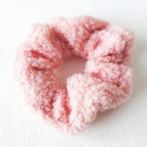Large Sherpa Scrunchie - Pink